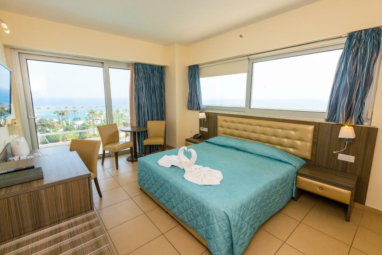 Tofinis Hotel Ayia Napa Eksteriør billede